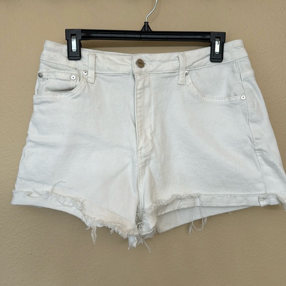 White jean shorts - Picture 1 of 2
